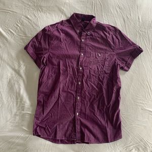 Kenneth Cole, men’s dress t-shirt, size medium.